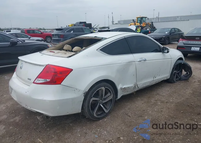 1HGCS2B82BA003664: 42621826