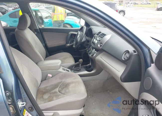 JTMBD33V386071904: 42621921