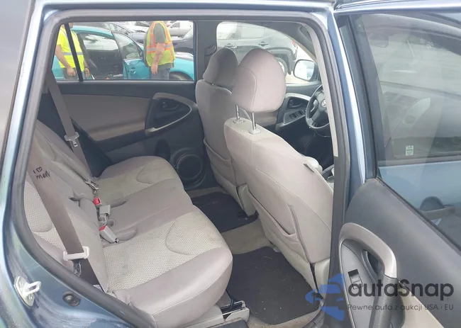 JTMBD33V386071904: 42621921