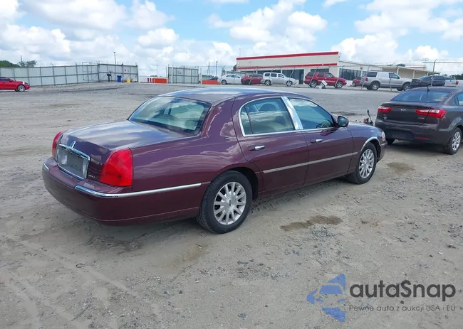 1LNHM81V07Y603795: 42622392