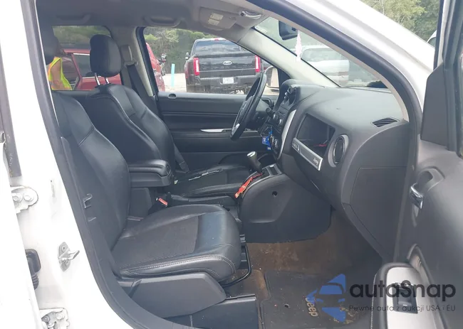 1C4NJDEB6GD596061: 42623673