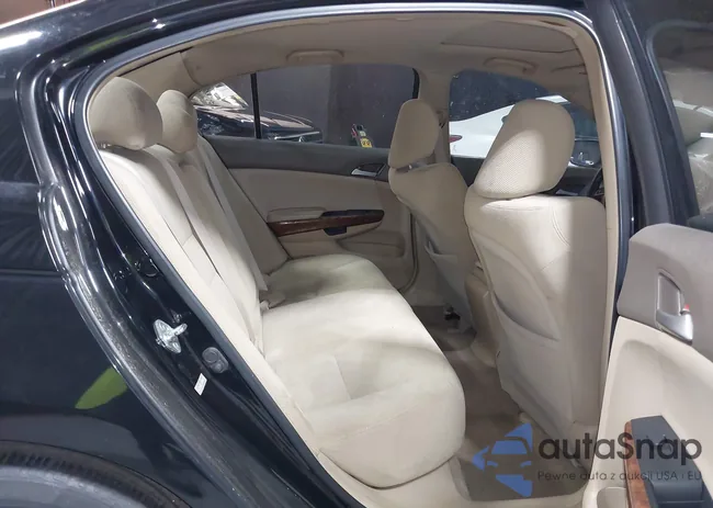 1HGCP267X8A117357: 42623086