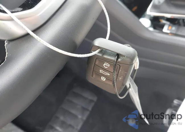 3VV8C7B24SM041217: 42624366