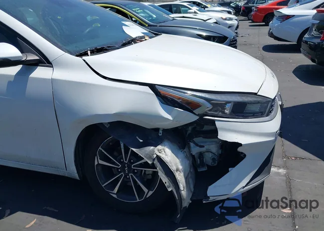 3KPF24AD7PE579809: 42624778