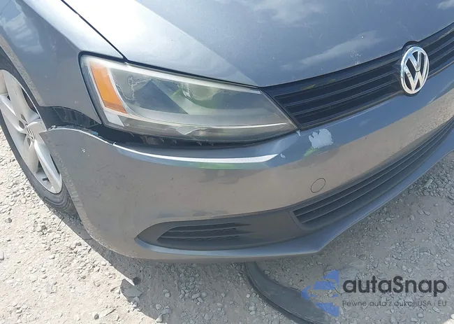 3VWLL7AJ4CM004457: 42624318