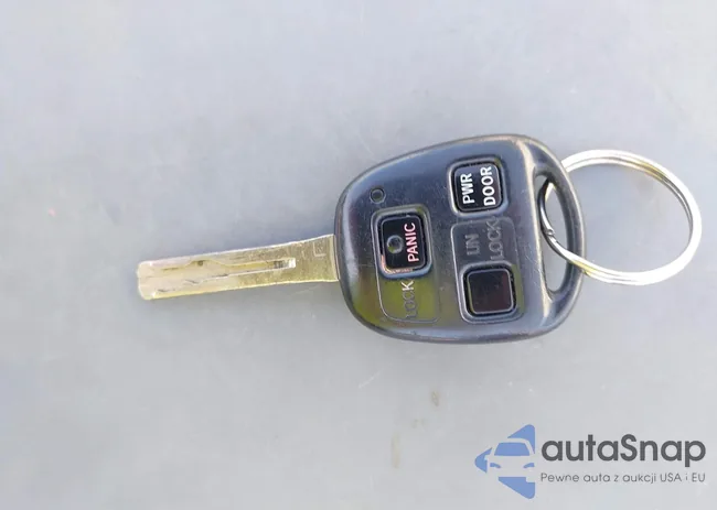 2T2GK31U77C010774: 42625655