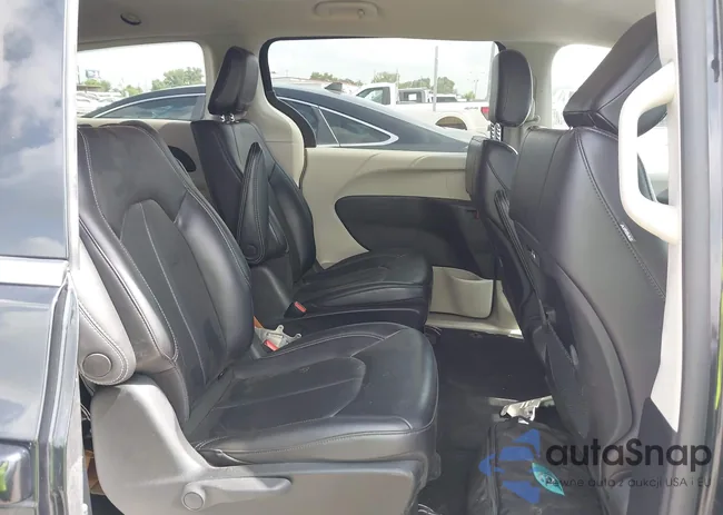 2C4RC1L75PR611901: 42626500