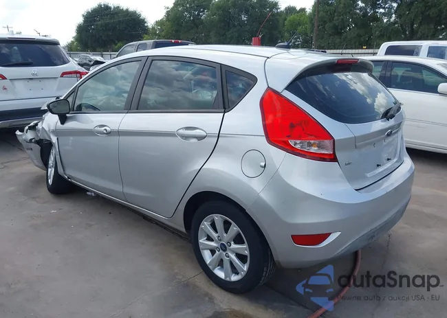 3FADP4EJ5CM198426: 42626518