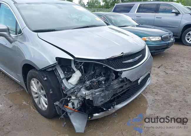 2C4RC1BG1HR729432: 42626571