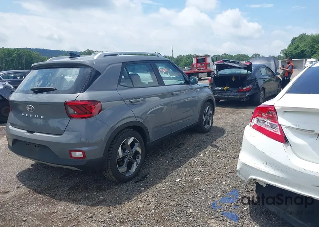 KMHRC8A35NU198950: 42626301