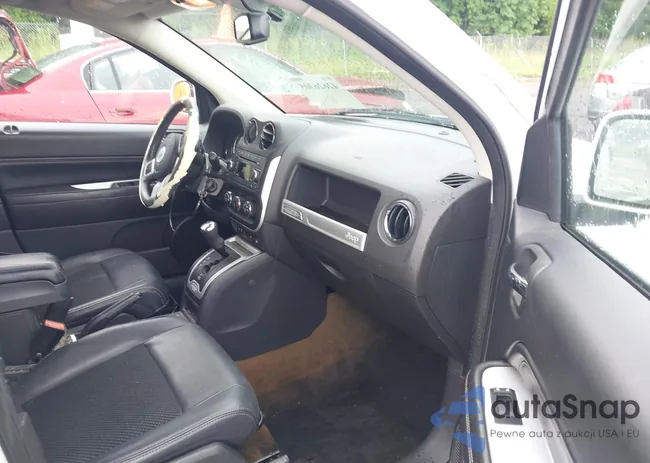 1C4NJDEB9GD745076: 42626305