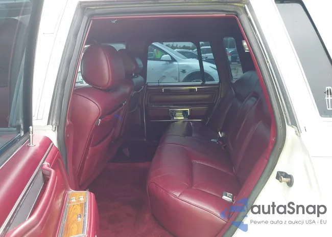 1LNBM82F4KY714999: 42627440