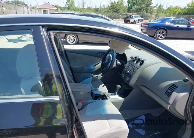 1N4AL21E17C178578: 42627631