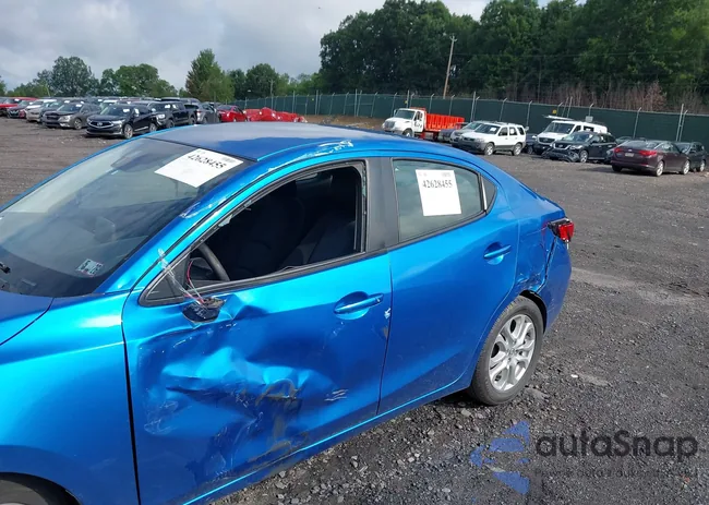 3MYDLBZVXGY137273: 42628455