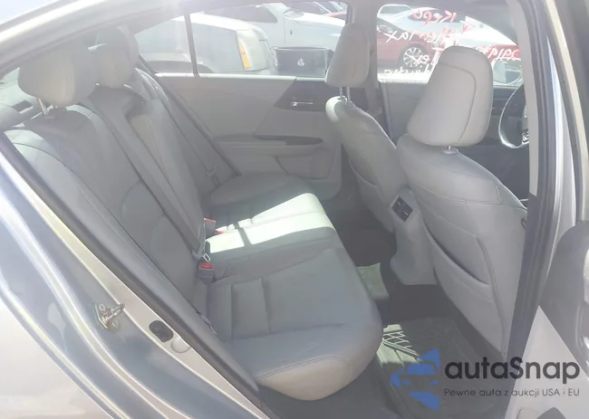 1HGCR2F9XGA221972: 42628582