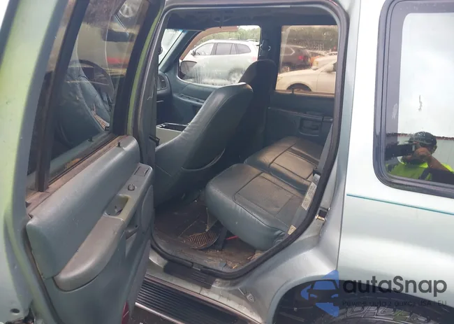 1FMDU32X2TZA27424: 42628234