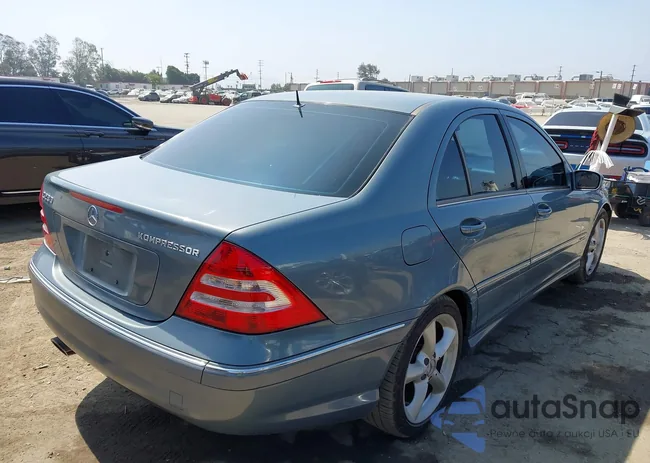 WDBRF40J35A812477: 42629603