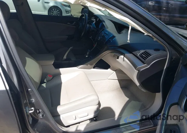 JH4CU2F69AC033067: 42630370