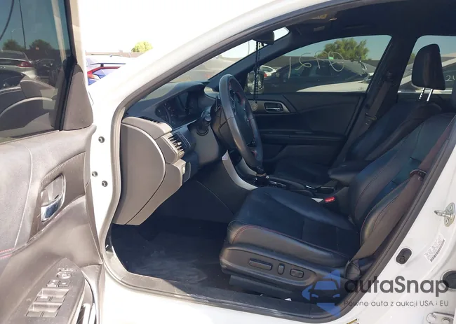 1HGCR2F11HA152844: 42630721