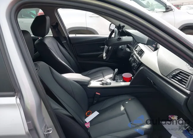 WBA8E1G51GNT33555: 42630773