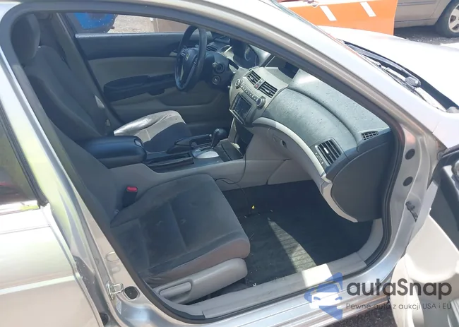 1HGCP2F36CA189131: 42631568