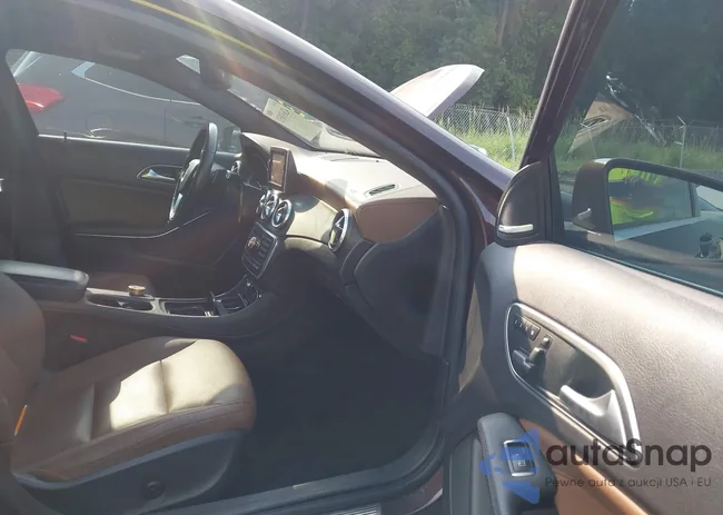 WDCTG4GB4FJ095313: 42631031