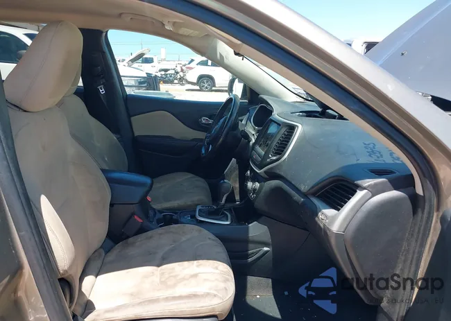 1C4PJLCB4HW548974: 42632527