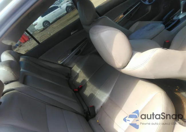 1HGCP26729A082041: 42632887