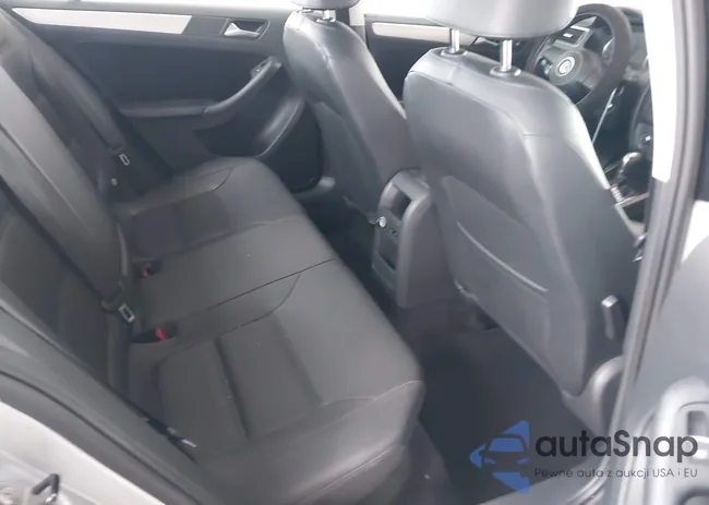 3VWDP7AJ6DM413781: 42632312