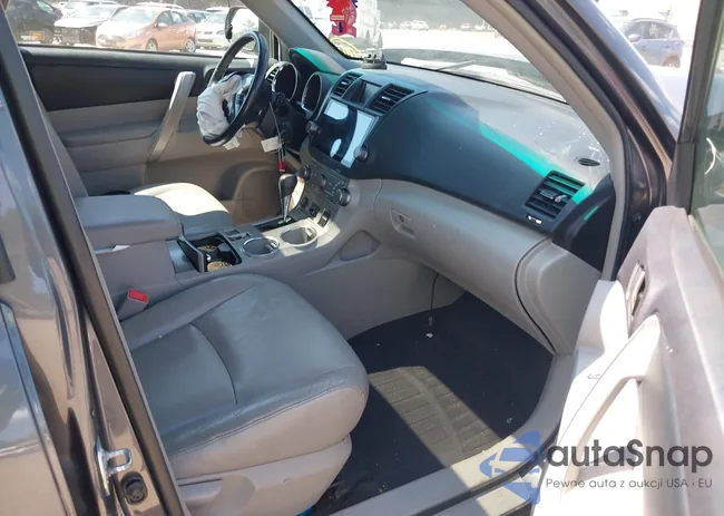 5TDBK3EH0BS047063: 42633679