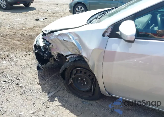 2T1BURHE6JC002098: 42633724