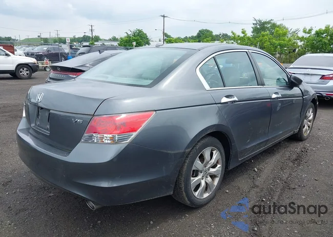 1HGCP3F83AA019131: 42633778