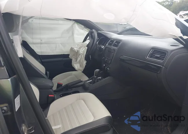 3VWD17AJ2FM202985: 42633134