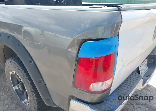 1D3HB18K09S776923: 42633190