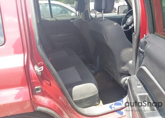 1C4NJPFA0GD582275: 42633220