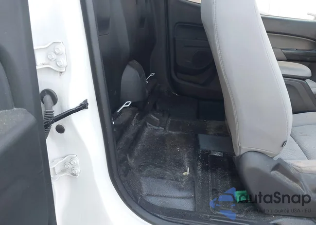 1GCHSBEA9J1319015: 42634366