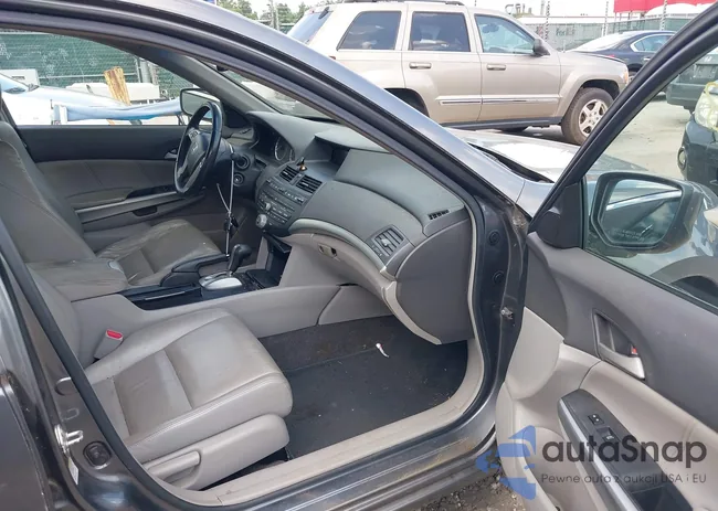 1HGCP26898A110540: 42634463