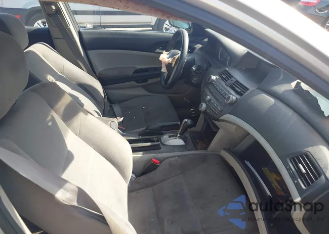 1HGCP2F38CA010412: 42633975