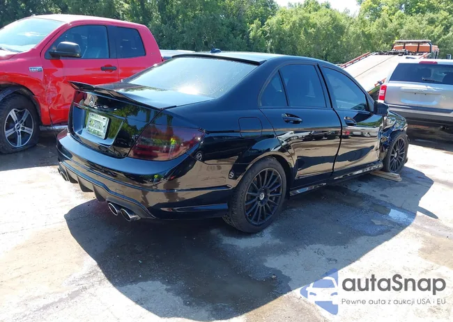 WDDGF8BBXCF913589: 42635436