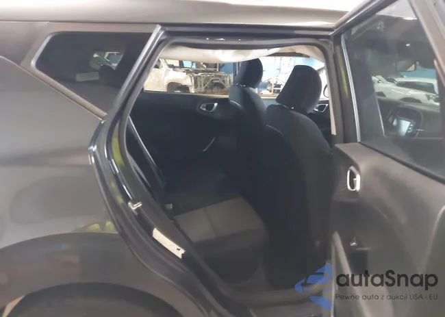 KNDJ23AU7M7784739: 42635631