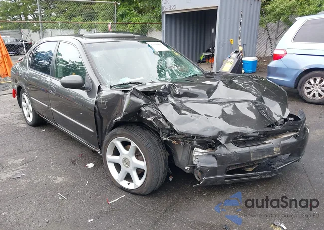 JN1CA31A3YT025913: 42635681