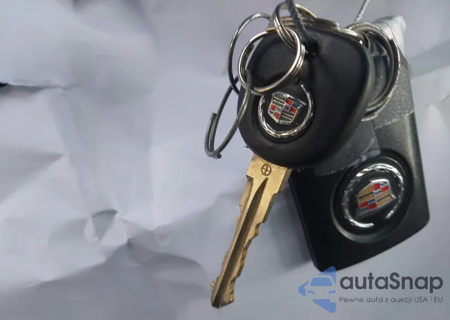 1G6DM5EV3A0111363: 42635887