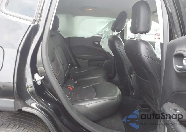 3C4NJDBB9KT723909: 42636088