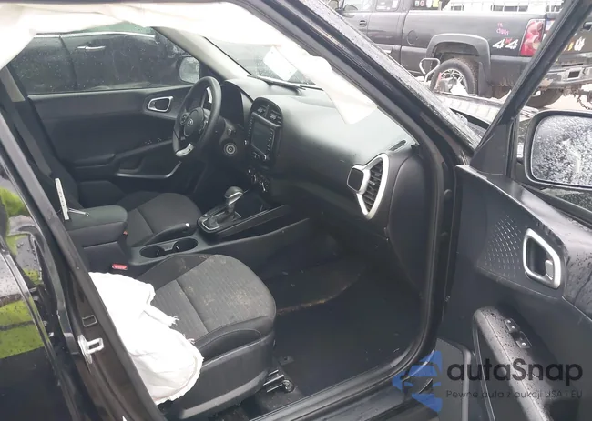 KNDJ23AU6M7781430: 42636284