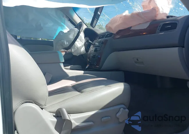 1GNSCBE0XDR368120: 42637371