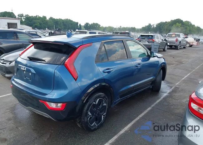 KNDCR3L13R5127169: 42637701