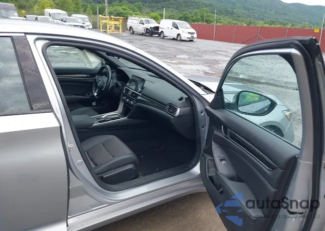 1HGCV2F38LA003773: 42637824