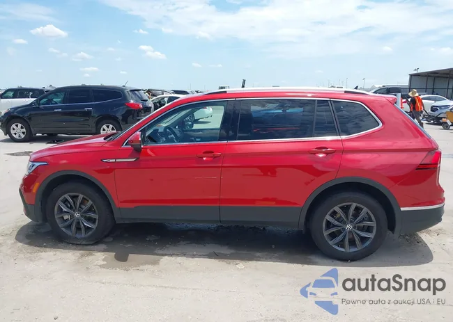 3VV3B7AX1PM080221: 42637131