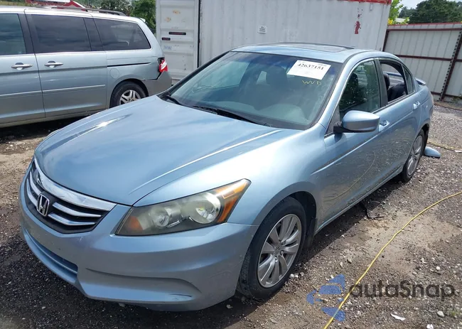 1HGCP2F83CA132509: 42637151