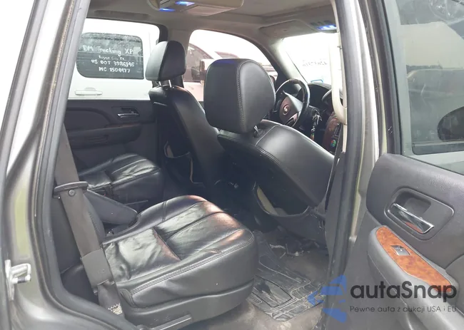 1GNFC13027R414445: 42637316